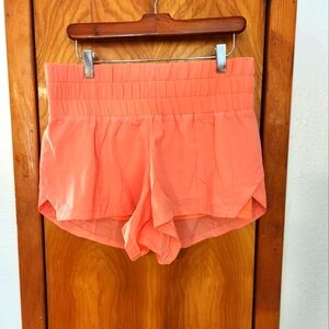 Constantly Varied Gear Day Dream Shorts in coral size medium